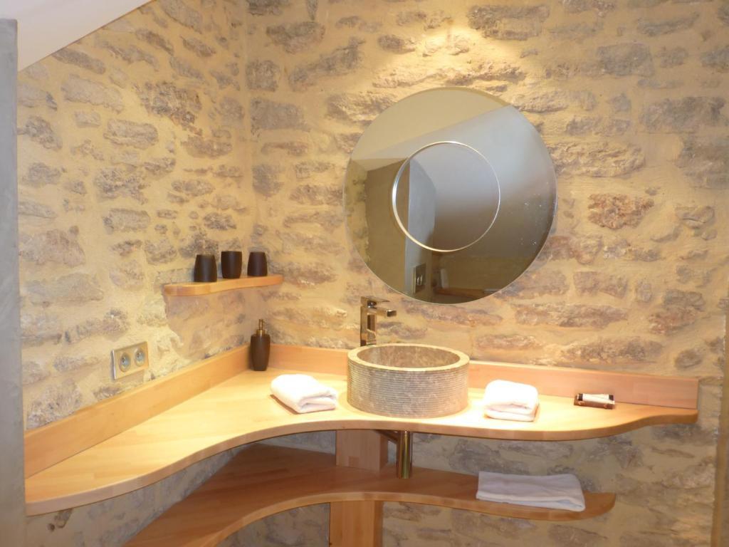 Le Vieux Bistrot Hotel Cabrieres-d'Avignon Room photo